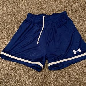 Women’s UA shorts